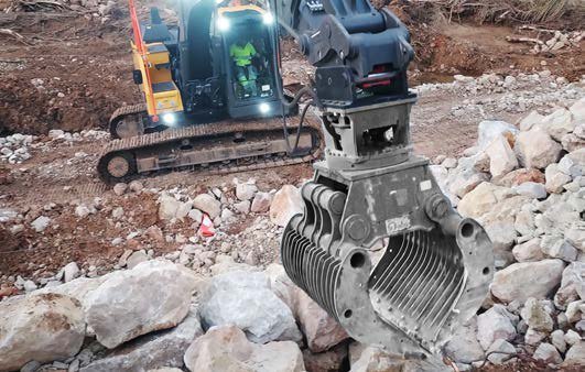 BYG rotating demolition grapple sorting rubble