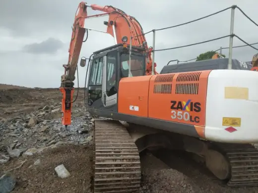 Hitachi Zaxis 350LC with a Hammer Tech supplied attachment